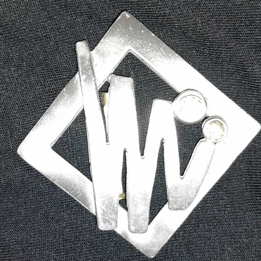 🌺SILVERTONE Pin